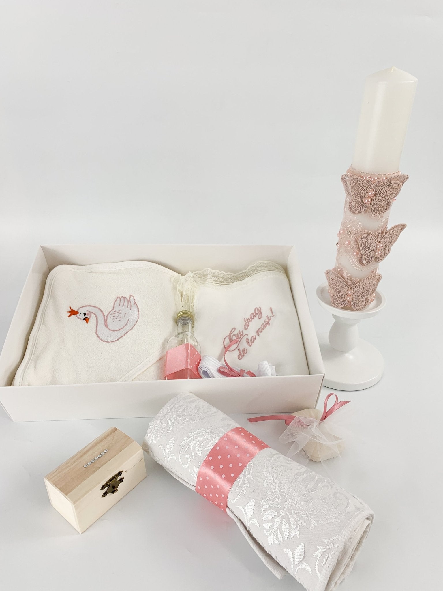 Trusou fetita roz cu lebada - Botez bebelusi