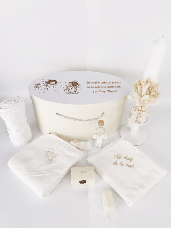 Trusou personalizat botez cu cufar, muselina si lumanare ceara naturala - Alesia - Botez bebelusi