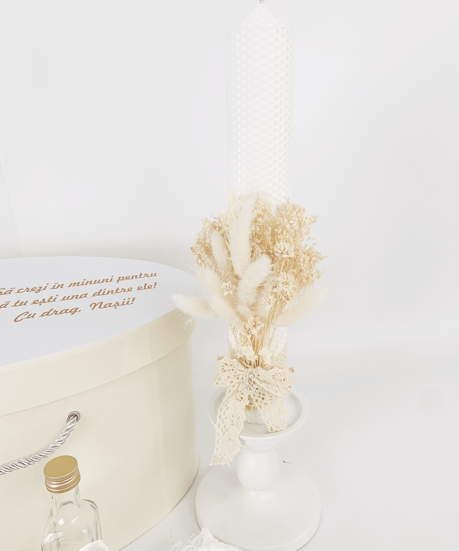 Trusou personalizat botez cu cufar, muselina si lumanare ceara naturala - Alesia - Botez bebelusi