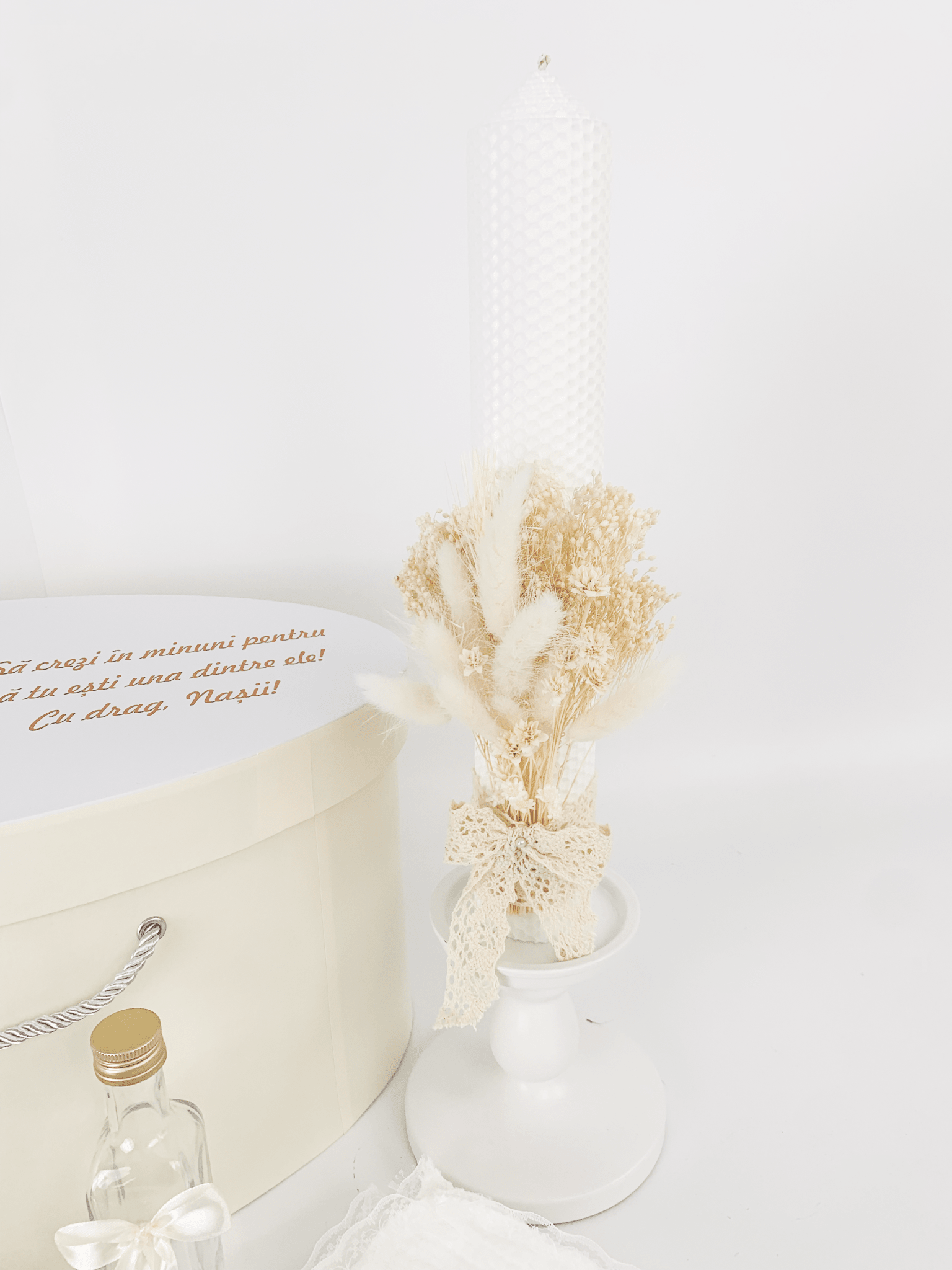 Trusou personalizat botez cu cufar, muselina si lumanare ceara naturala - Alesia - Botez bebelusi
