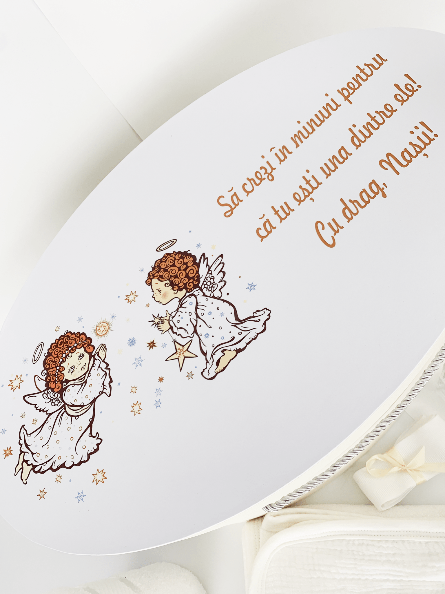 Trusou personalizat botez cu cufar, muselina si lumanare ceara naturala - Alesia - Botez bebelusi