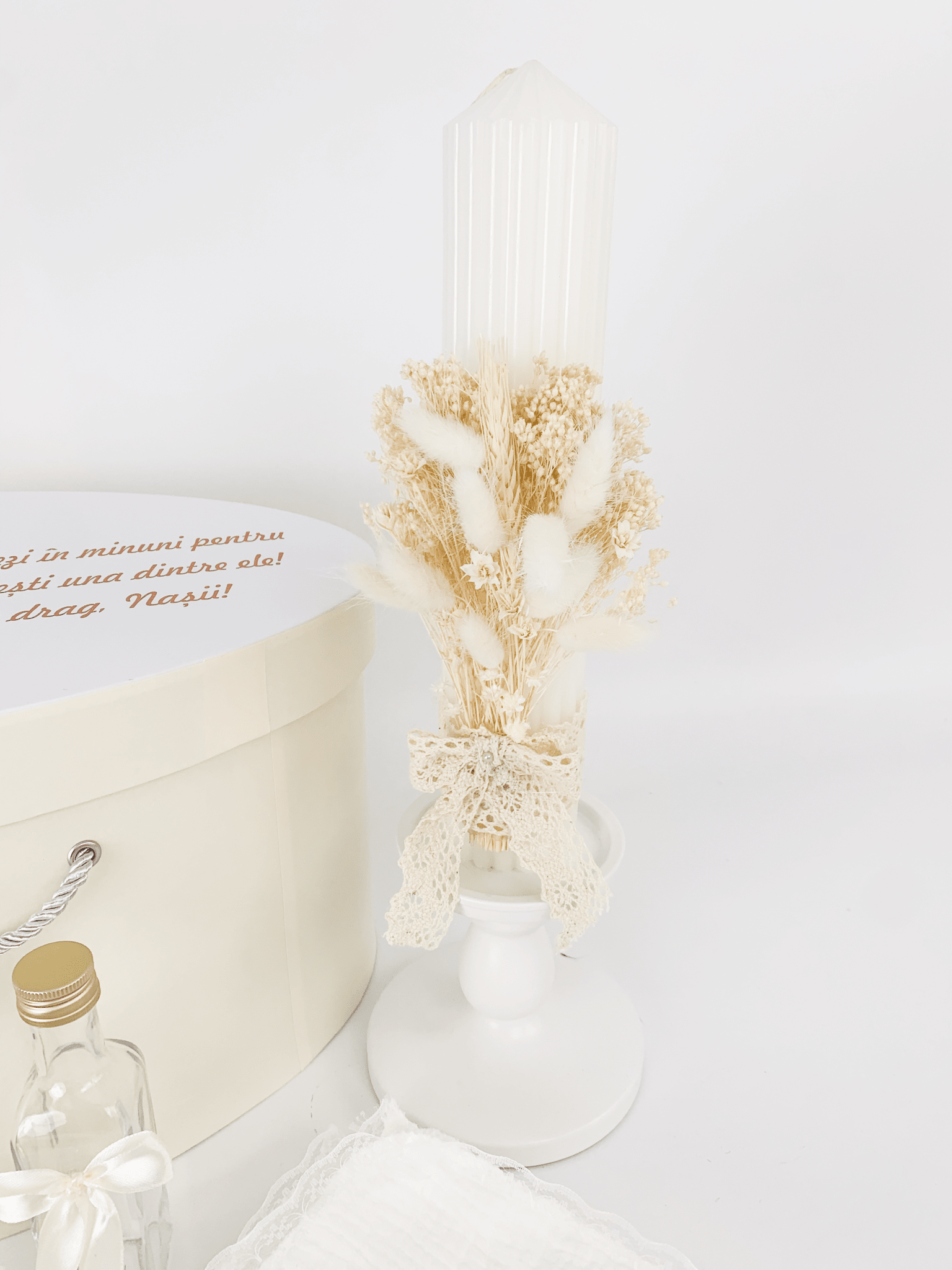 Trusou personalizat botez cu cufar, muselina si lumanare hand made - Alesia - Botez bebelusi