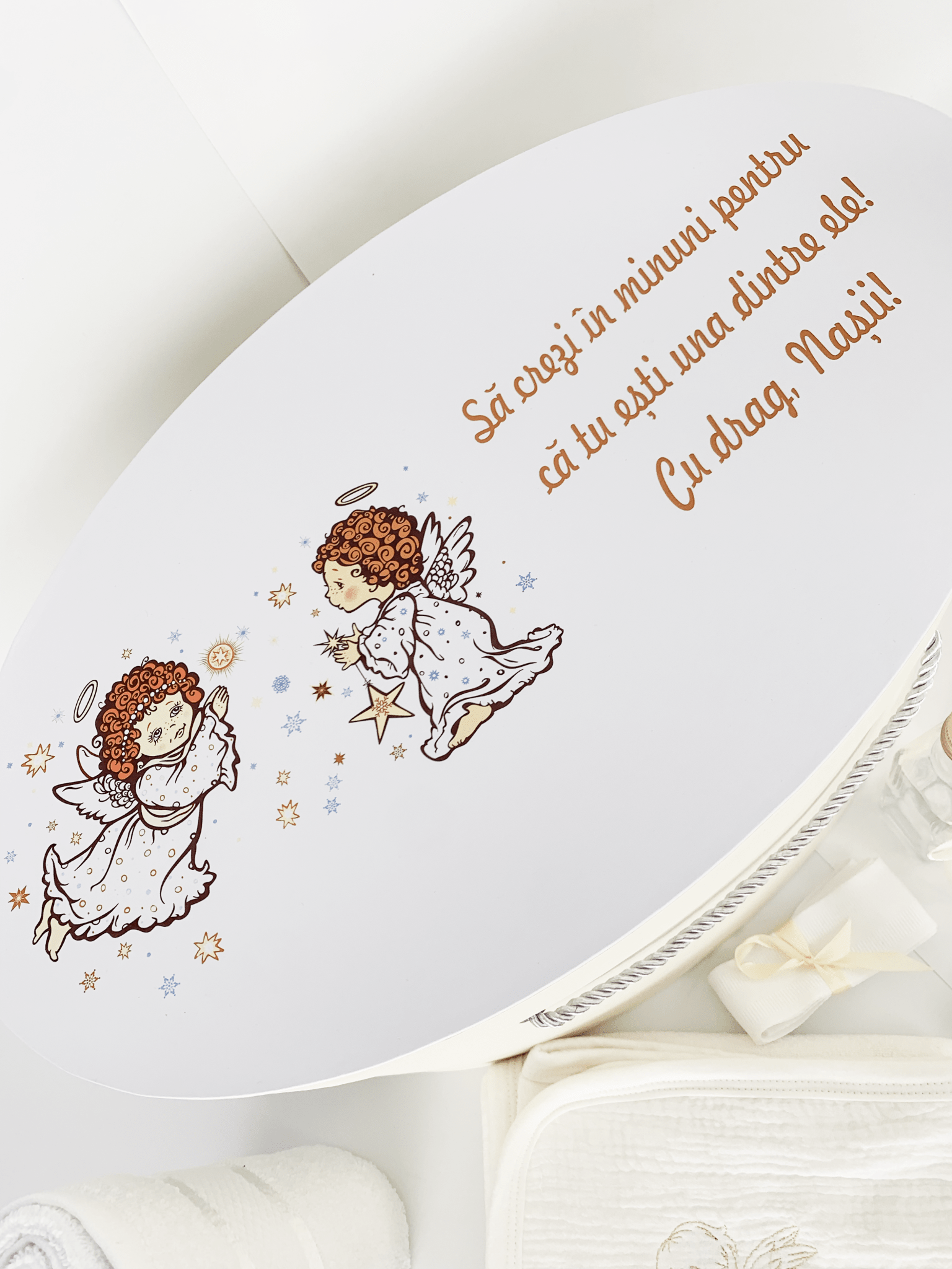 Trusou personalizat botez cu cufar, muselina si lumanare hand made - Alesia - Botez bebelusi