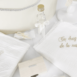Trusou personalizat botez cu cufar, muselina si lumanare hand made - Alesia - Botez bebelusi