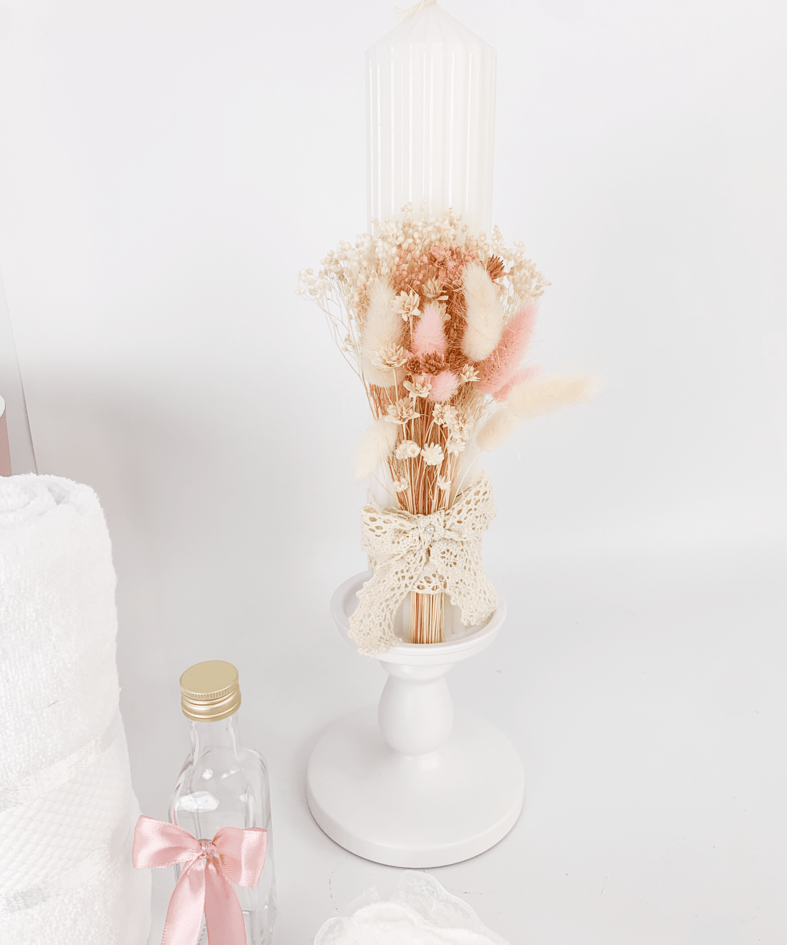 Trusou personalizat botez cu cufar, muselina si lumanare hand made - Vivienne - Botez bebelusi