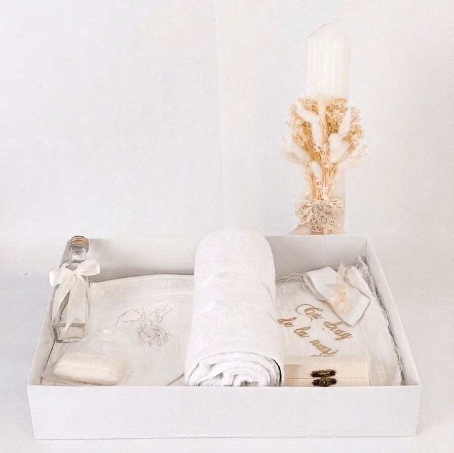 Trusou personalizat botez cu muselina si lumanare hand made - Alesia - Botez bebelusi