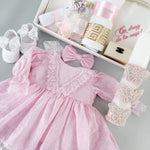 Trusou botez roz brodat cu detalii delicate pentru fete